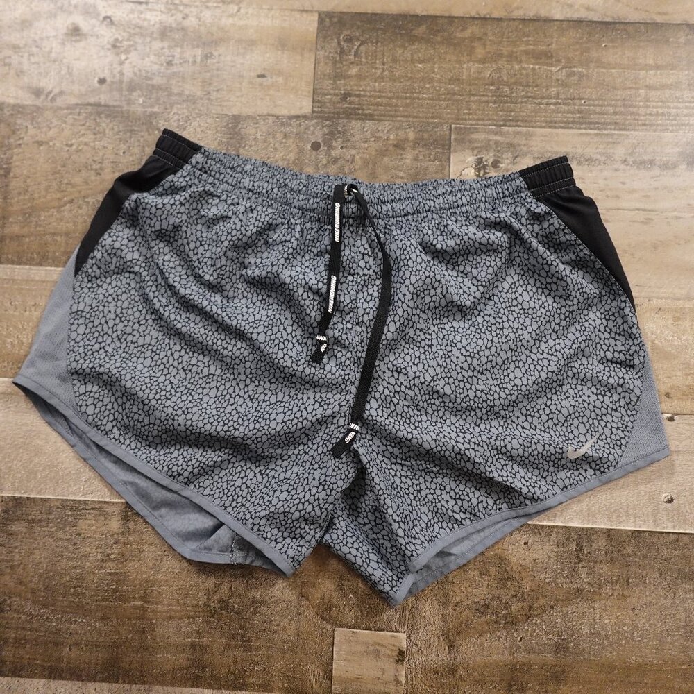 Nike Dri-FIT Running Shorts Women's Small‎ Gray Black Reflective Print Lined